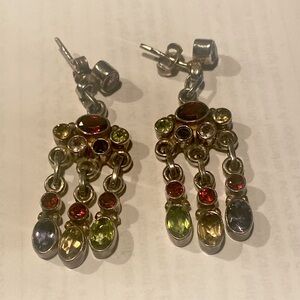 Sterling Silver and Gemstone hanging earrings 🌺vintage